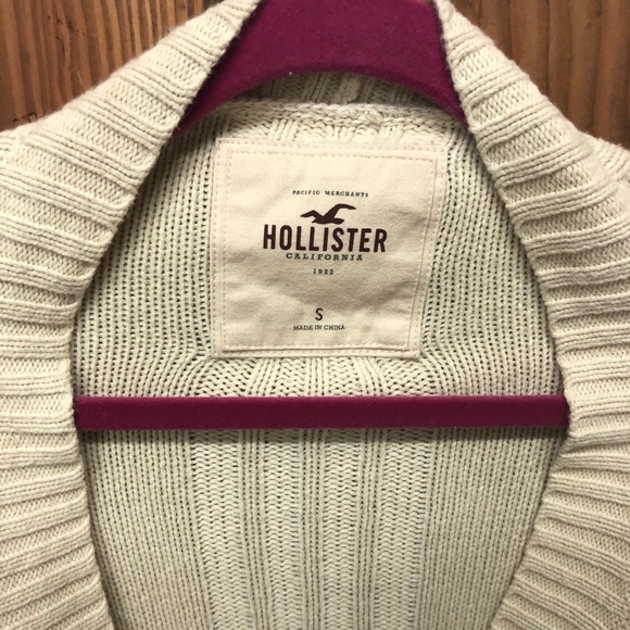 Hollister size small cream cable knit cardigan - Picture 4 of 6